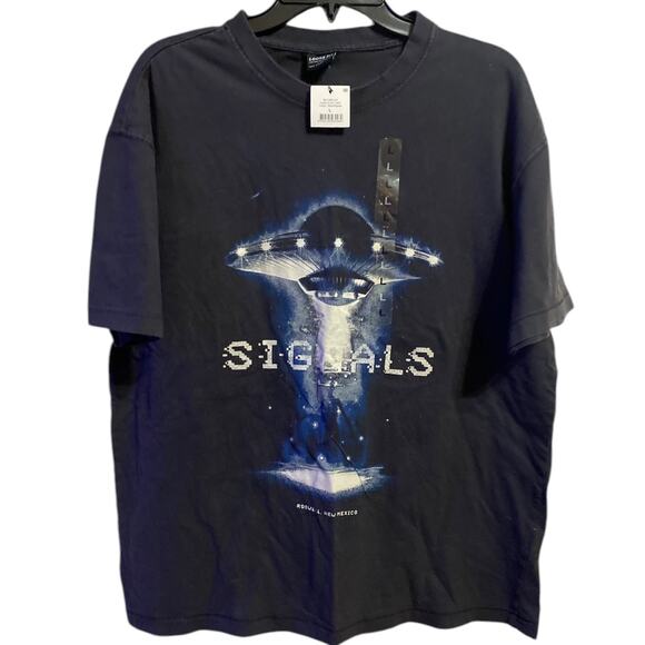NWT Cotton On Signals Short Sleeve Loose Fit Graphic T-Shirt Large - Picture 1 of 3